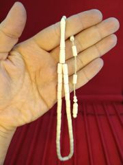 TOZ KEHRİBAR TESBİH KESME KESİM BEYAZ RENKLİ SİSTEMLİ 11MMX5MM ÖZEL ÖLÇÜ