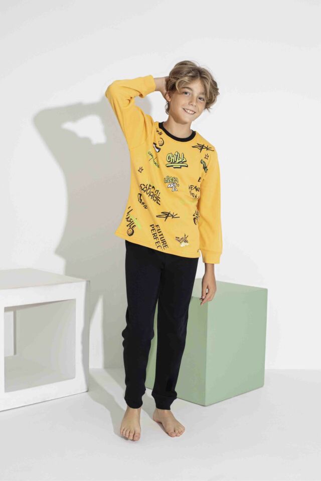 Erkek Çocuk Renkli Baskılı Uzun Kol Pijama Takımı - Interlok Kumaş 7413 Sarı