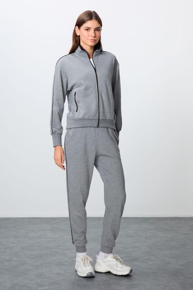 Tommy Life Gri Melanj Kompakt Pamuklu Kalın Pürüzsüz Dokulu Dik Yaka Oversize Fit Kadın Eşofman Takım - 95340