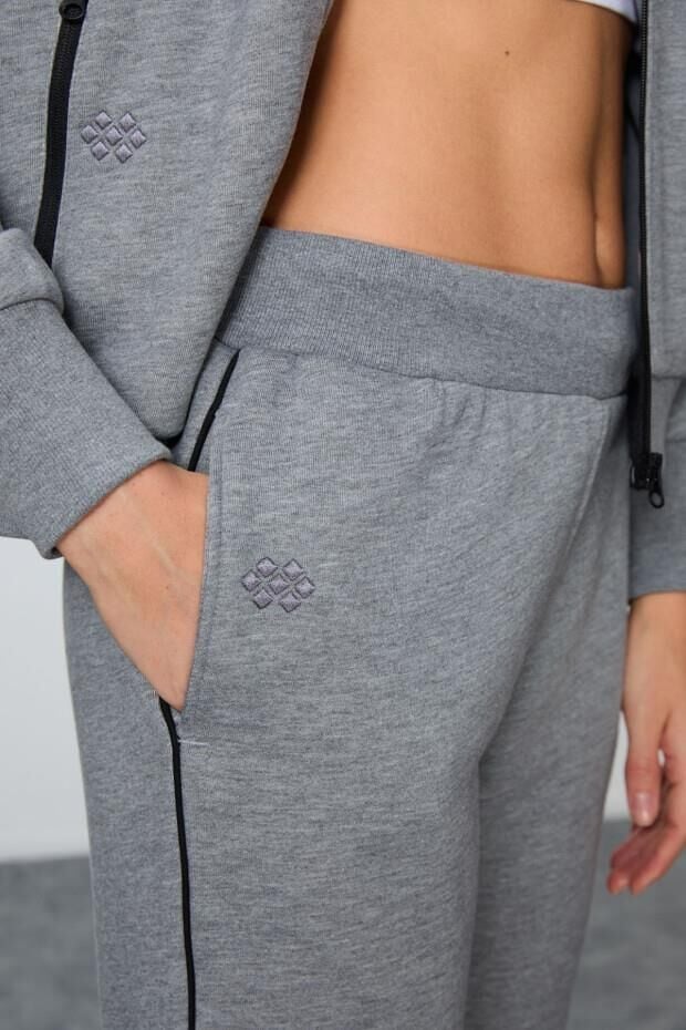 Tommy Life Gri Melanj Kompakt Pamuklu Kalın Pürüzsüz Dokulu Dik Yaka Oversize Fit Kadın Eşofman Takım - 95340