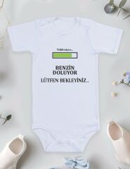 Benzin Doluyor Baskılı Bebek Body