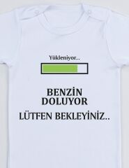 Benzin Doluyor Baskılı Bebek Body