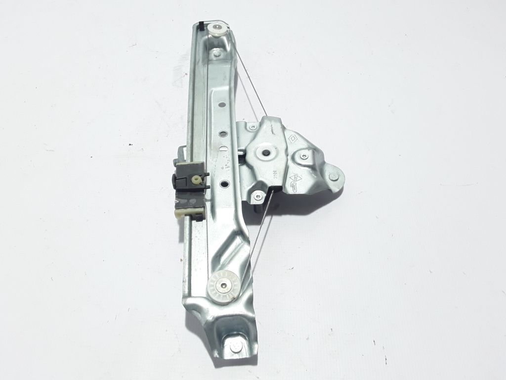 ORJINAL 827208597R ARKA CAM KRIKOSU SAĞ DUSTER