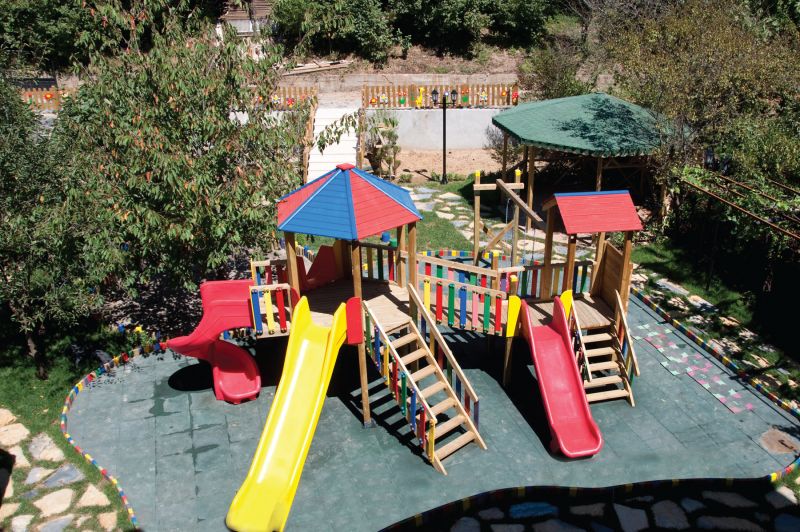 Okulca AOG-1220 Ahşap Oyun Grubu 700*800 cm