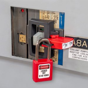 Master Lock S3823 Kompakt Şalter Kilitleleme Aparatı  Büyük (480/600V)