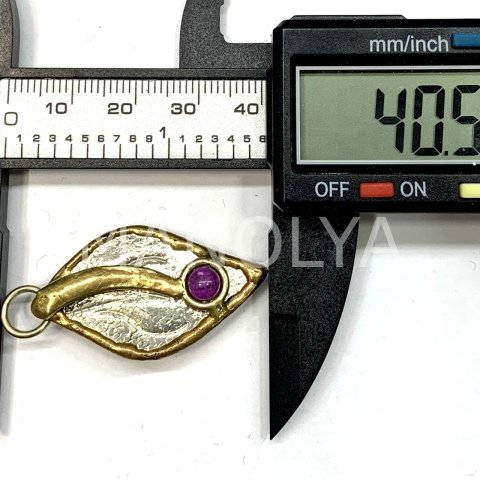 4cm. ANTİK DOĞAL TAŞ YAPRAK
