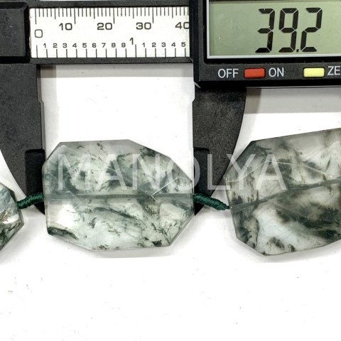 3,9cm. KOYU YEŞİL RUTİLLİ KUVARS