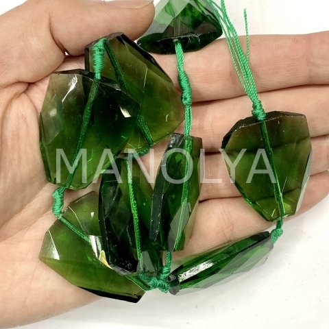 3,8cm. YEŞİL KUVARS