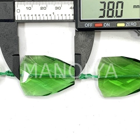 3,8cm. YEŞİL KUVARS