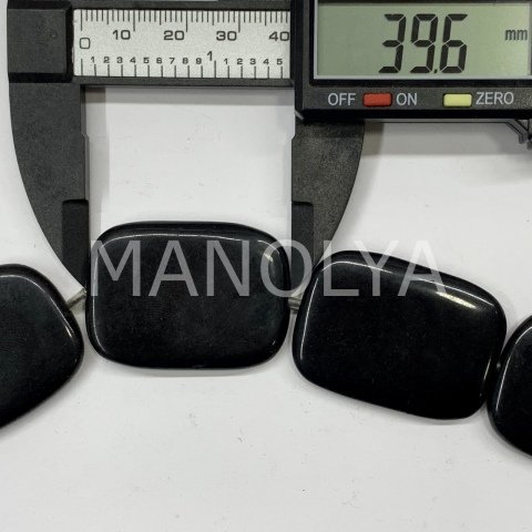 3x4cm. OVAL SİYAH ONİKS