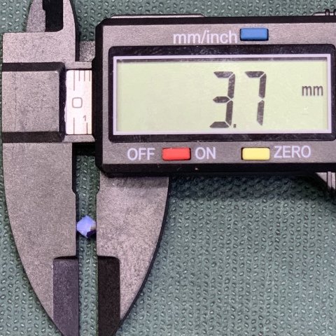 3,7mm. MAVİ PİRAMİD ÇEK KRİSTALİ PAKET