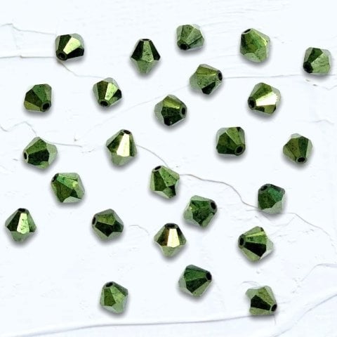 5mm. KOYU YEŞİL PİRAMİD ÇEK KRİSTALİ PAKET