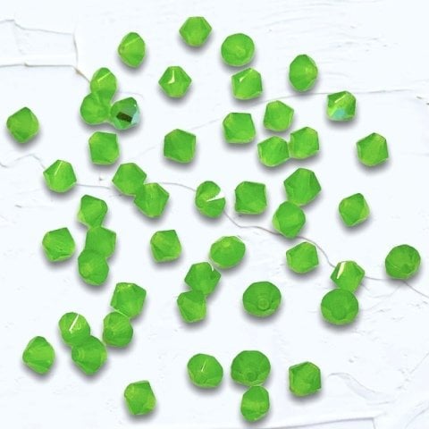 4mm. YEŞİL PİRAMİD ÇEK KRİSTALİ PAKET