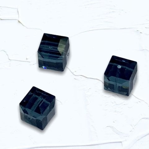 8mm. GECE MAVİSİ KÜP SWAROVSKİ PAKET