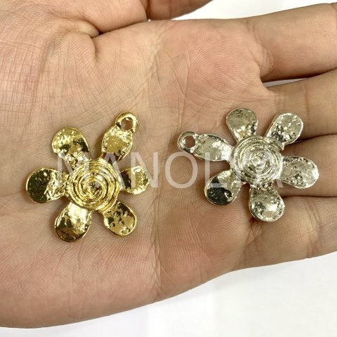 3,9cm. KIVRIMLI PAPATYA KOLYE UCU