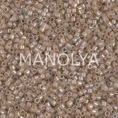 DB1731-MIYUKI DELICA 11/0 BEIGE LINED OPAL AB