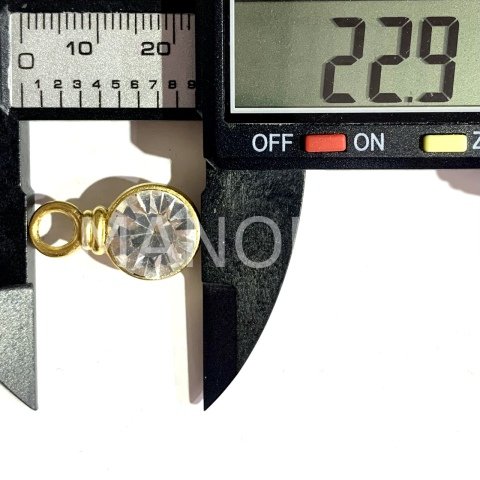 2,3cm. BÜYÜK BOY KRİSTAL KOLYE UCU