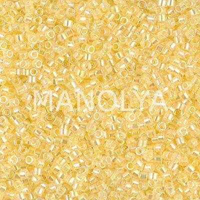 DB053-DELICA BEAD LINED PALE YELLOW