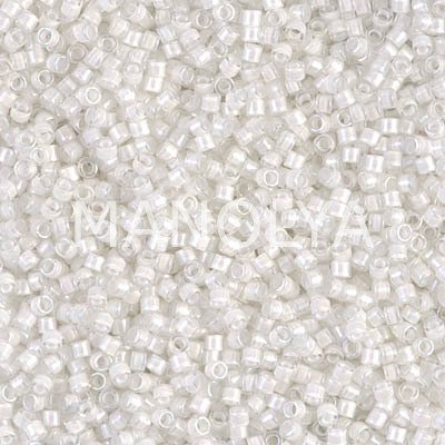 DB066-DELICA BEAD LINED WHITE AB