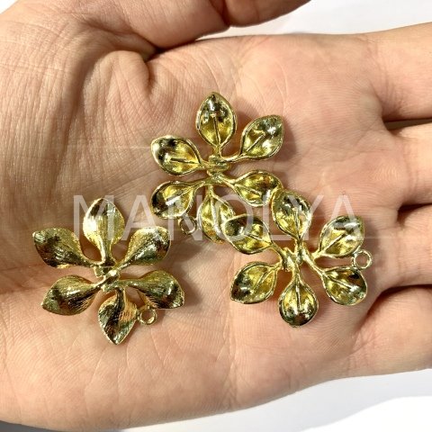 2,8cm. ALTI YAPRAKLI KOLYE UCU