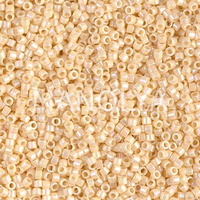 DB157-DELICA BEAD OPAQUE CREAM