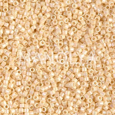 DB157-DELICA BEAD OPAQUE CREAM