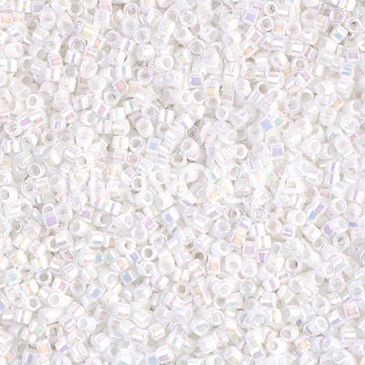 DB202-DELICA BEAD WHITE PEARL AB