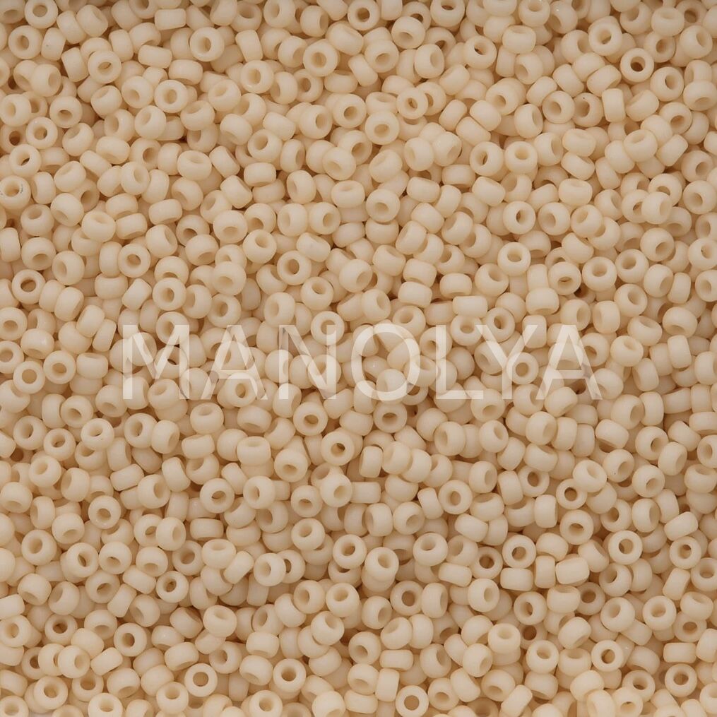 15-92022 MIYUKI SEEDBEADS OPAQUE MATTE DARK CREAM