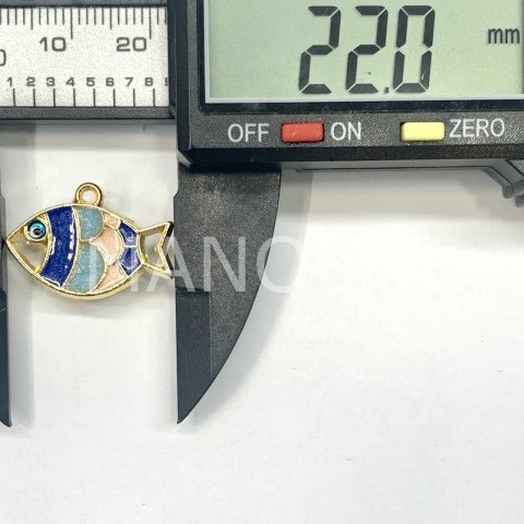 2,2cm. MİNELİ BALIK KOLYE UCU