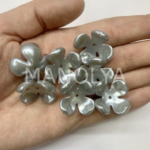 2,4cm. BÜYÜK GRİ PLASTİK ÇİÇEK 50gr.
