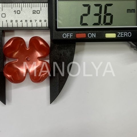 2,4cm. BÜYÜK KIRMIZI PLASTİK ÇİÇEK 50gr.