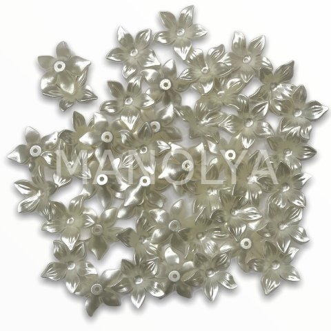 2,6cm. ORTA BEYAZ PLASTİK ÇİÇEK 50gr.