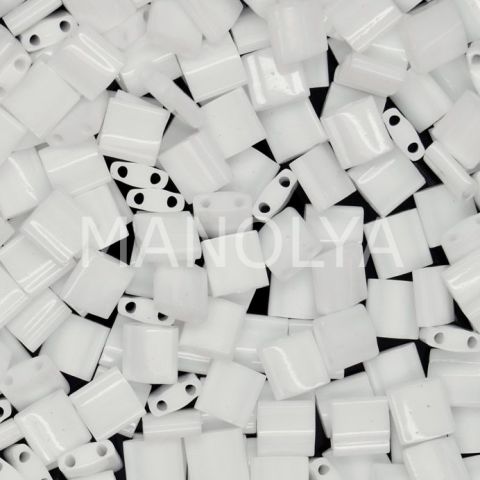 TL402 Miyuki Tila Opaque White (Tam Tila 402)