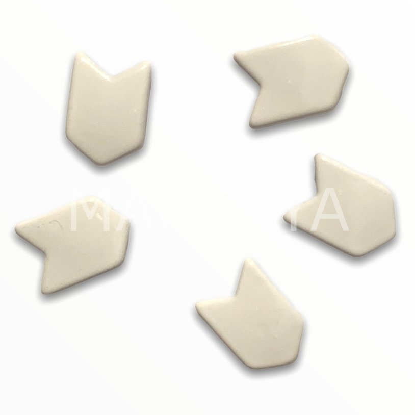11x8mm. BEYAZ UZUN OK DOMİNO