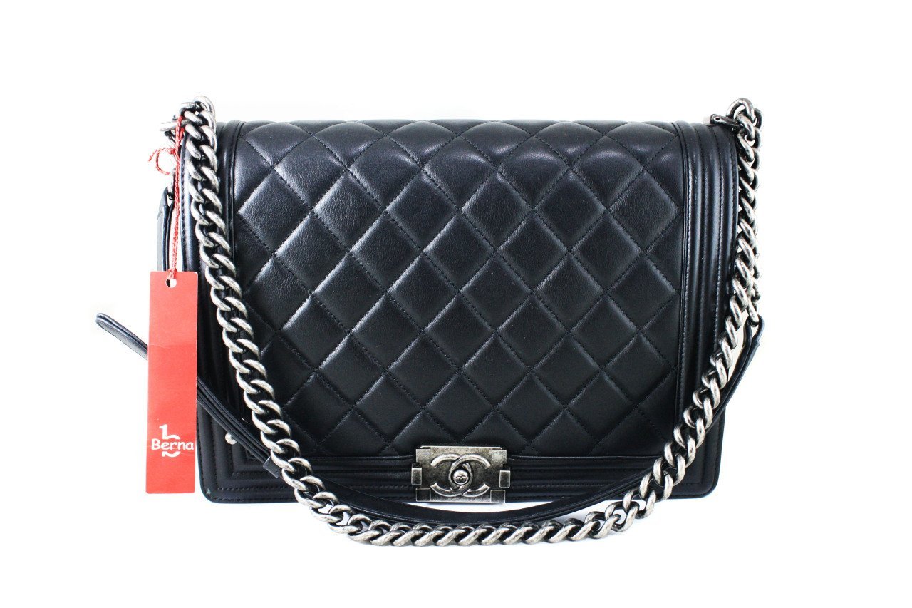 Chanel boy black store