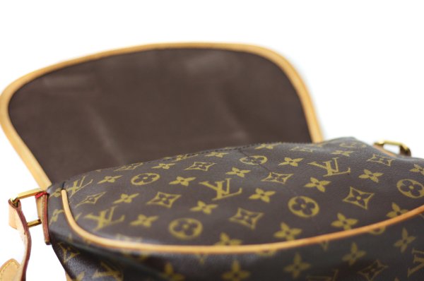 LOUIS VUITTON Monogram Canvas Menilmontant PM