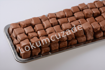 Sütlü Bitter Çikolata Kaplı Antep Fıstıklı Lokum (Kitap Kutu)