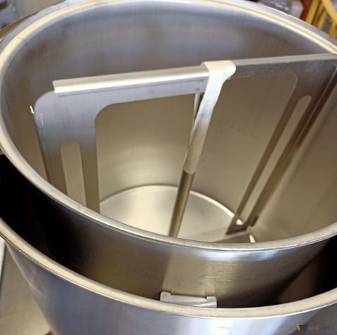 Mum Eritme Kazanı  Motorlu Çevirmeli 23 Litre