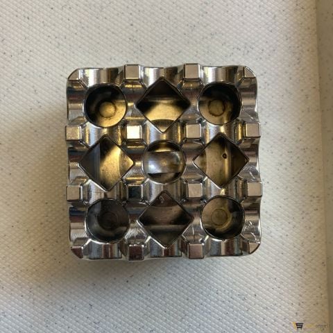 Kare Izgaralı Metal Küllük Kapaklı Metal