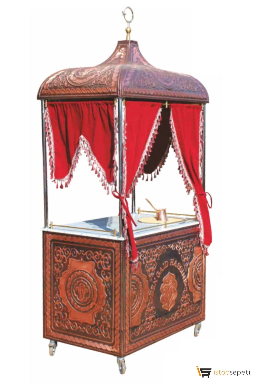 Bakır Közde Ve Kumda Kahve Standı