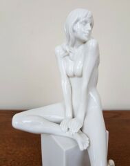 Porselen Kadın Biblo