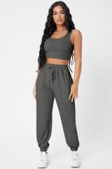 Kadın Antrasit Gri Kaşkorse Cepli Jogger Eşofman Altı ve Crop Top Bluz – Şık, Rahat ve Kolay Kombinlenebilir