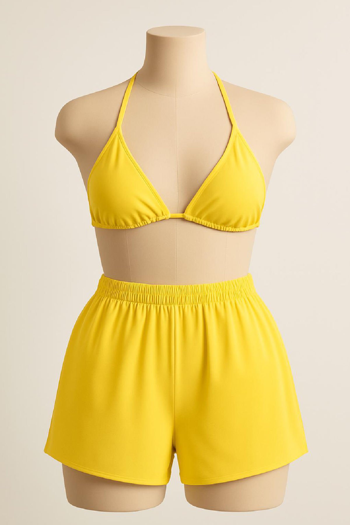 Kadın Sarı Şortlu Belden ve Boyundan Bağlamalı Bikini Takımı – Modern, Konforlu ve Günlük Kombinlere Uygun