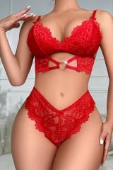 Kadın Kırmızı Kalp Tokalı Çapraz Lastik Detaylı Dantel İç Çamaşır Takımı – Modern, Konforlu