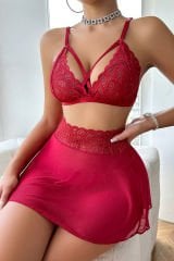 Kadın Kırmızı Göğsü ve Beli Dantel Detaylı Etekli Takım – Modern, Konforlu