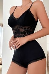 Kadın Kaşkorse Şortlu Dantelli Gecelik Takımı – Modern, Konforlu ve Günlük Kombinlere Uygun