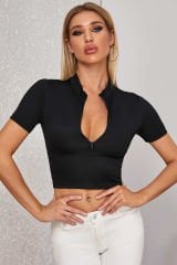 Kadın Siyah Yarım Fermuarlı ve Kısa Kollu Crop Top Bluz