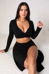 Kadın Siyah Uzun Kol Göğüs ve Göbek Dekolteli Fermuarlı Crop Top Bluz – Şık, Rahat ve Kolay Kombinlenebilir