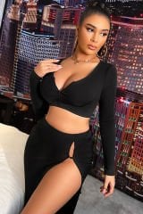 Kadın Siyah Uzun Kol Göğüs ve Göbek Dekolteli Fermuarlı Crop Top Bluz – Şık, Rahat ve Kolay Kombinlenebilir