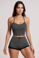 Kadın Gri Kaşkorse Sırt ve Bacak Kısmı Dantel Detaylı Şortlu Gecelik Takım – Modern, Konforlu ve Günlük Kombinlere Uygun